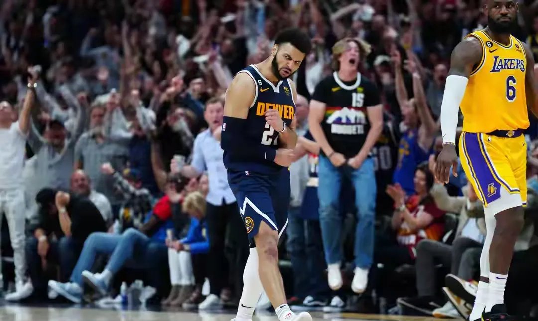 关于戴维斯杯险胜年终总决赛，穆雷刷新纪录的信息