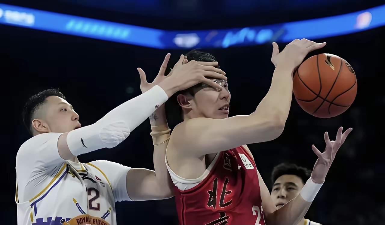 魔术险胜深圳队，周琦点燃赛场的简单介绍