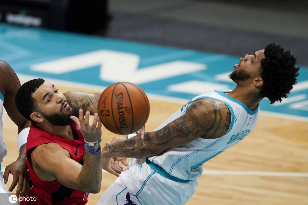 国王逆转猛龙,范弗利特点燃赛场 国王逆转猛龙,范弗利特点燃赛场