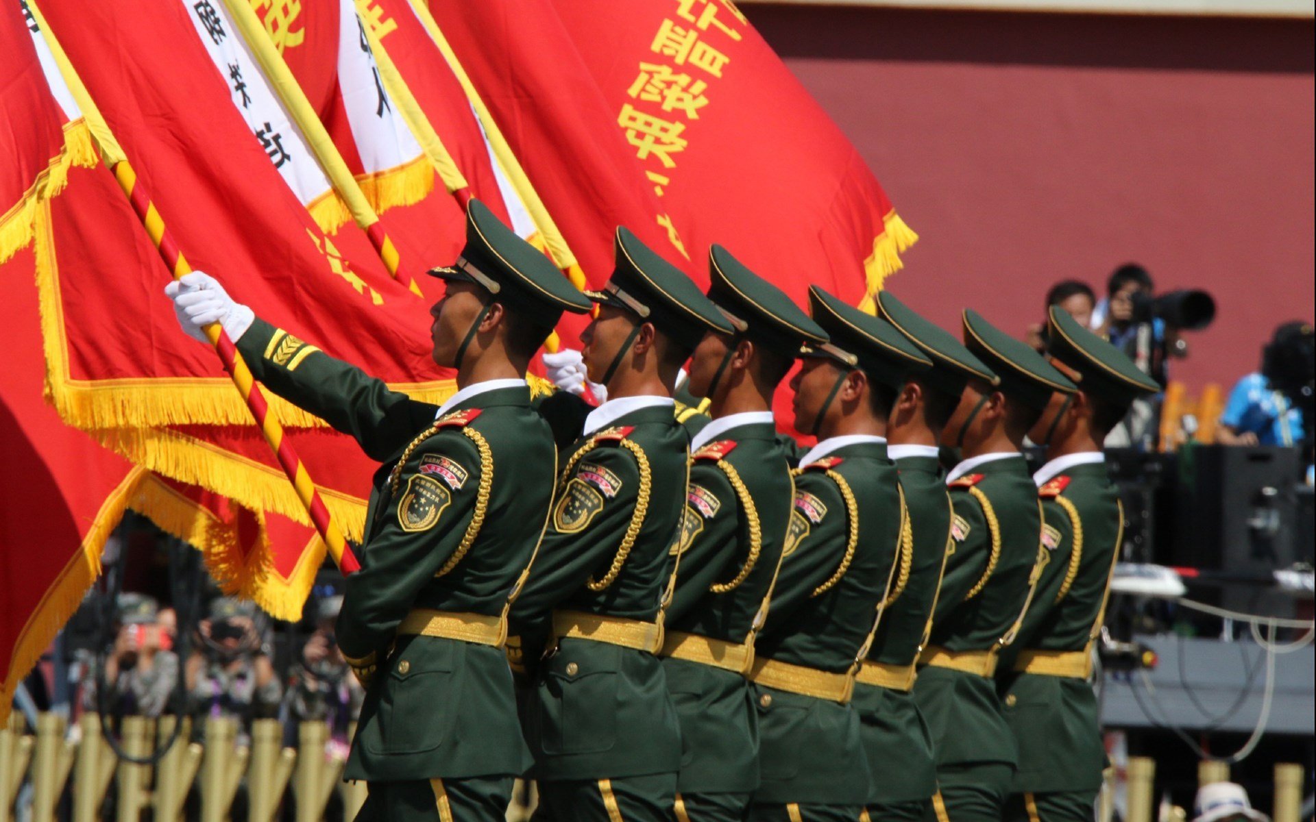 利拉德三分割裂常规与伟大，热火以决绝姿态终结雄鹿