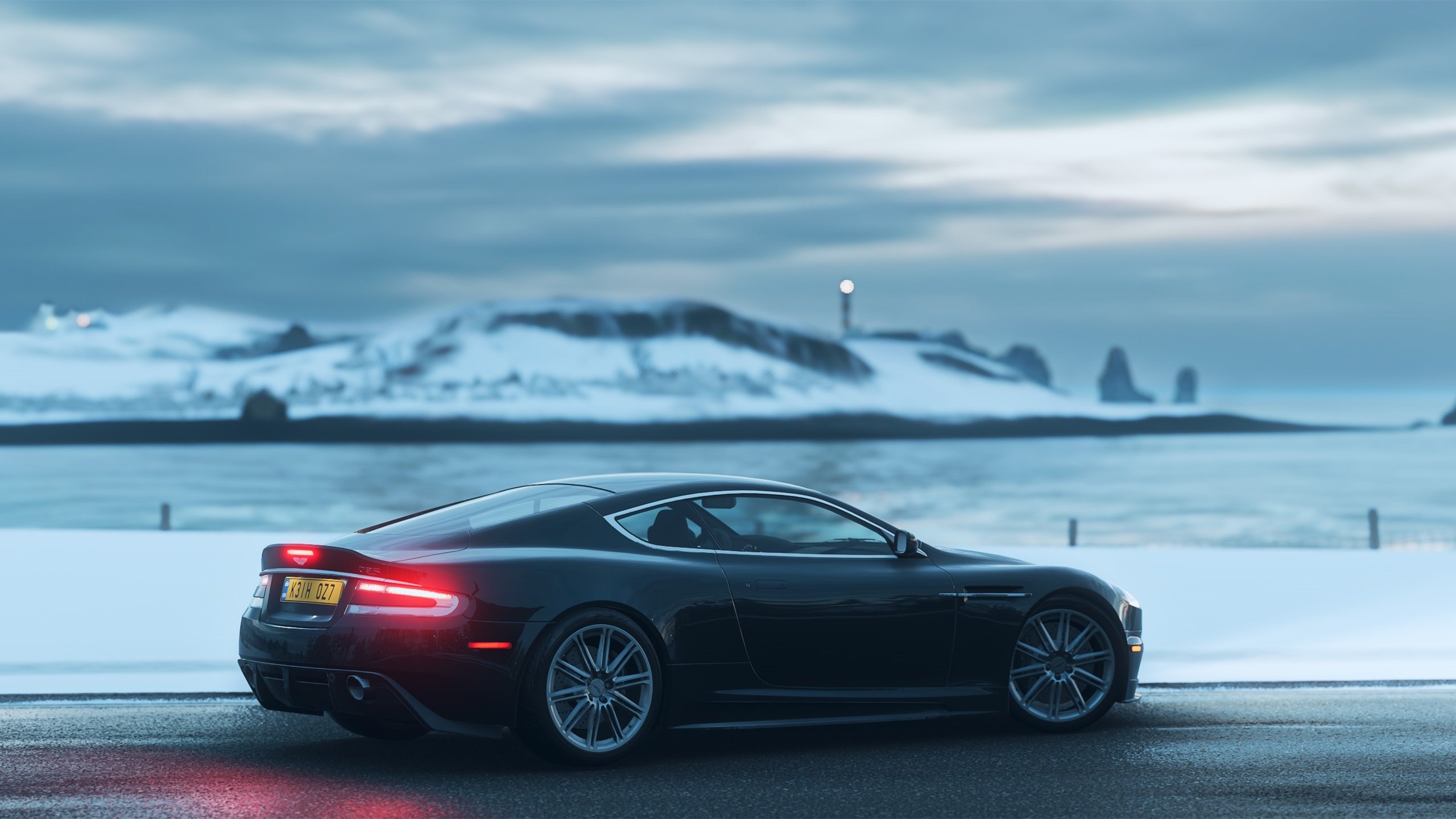 当伯纳乌的天空遇上源深的灯光